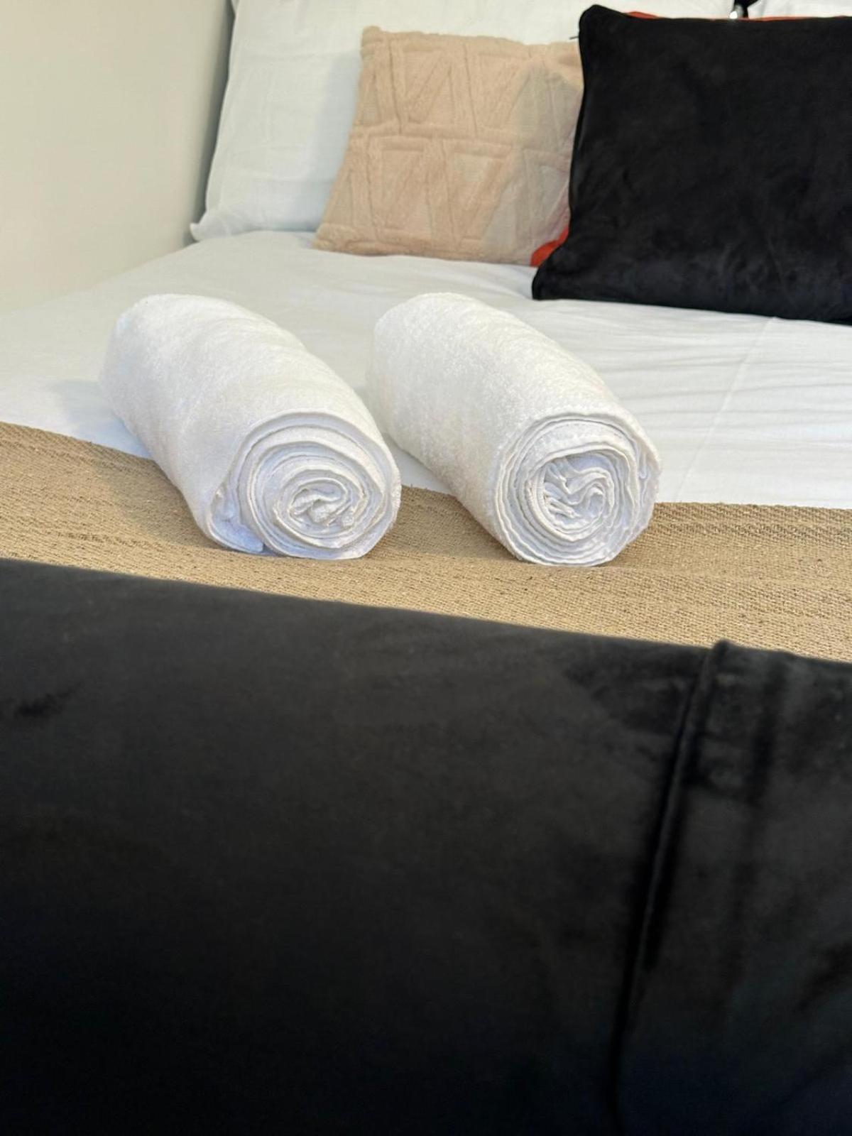 Shm Stays Ensuite Rooms Great For Long Term Stays & Short Stays 15 Min Drive To City Centre & Airport 5 Min Walk To Shops And Train Station 10 Mins To High Street Birmingham Extérieur photo